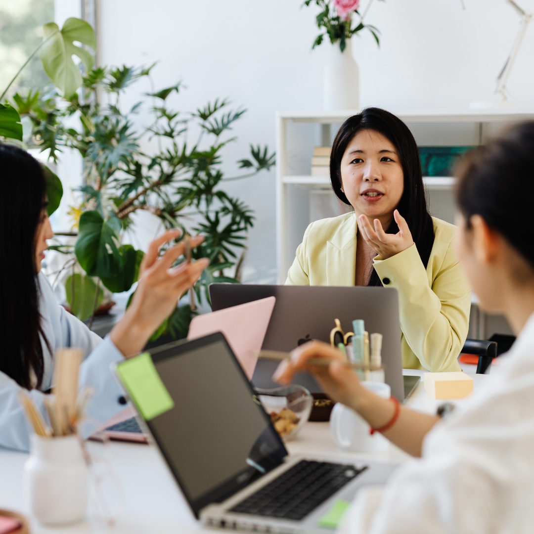 sec-dich-vu-chia-khoa-nang-tam-quan-tri-ben-vung-AA1000 (1)