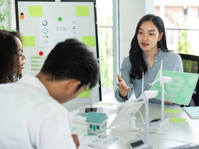 sec-trang-dich-vu-4-nguyen-tac-tru-cot-quan-tri-ben-vung (1)