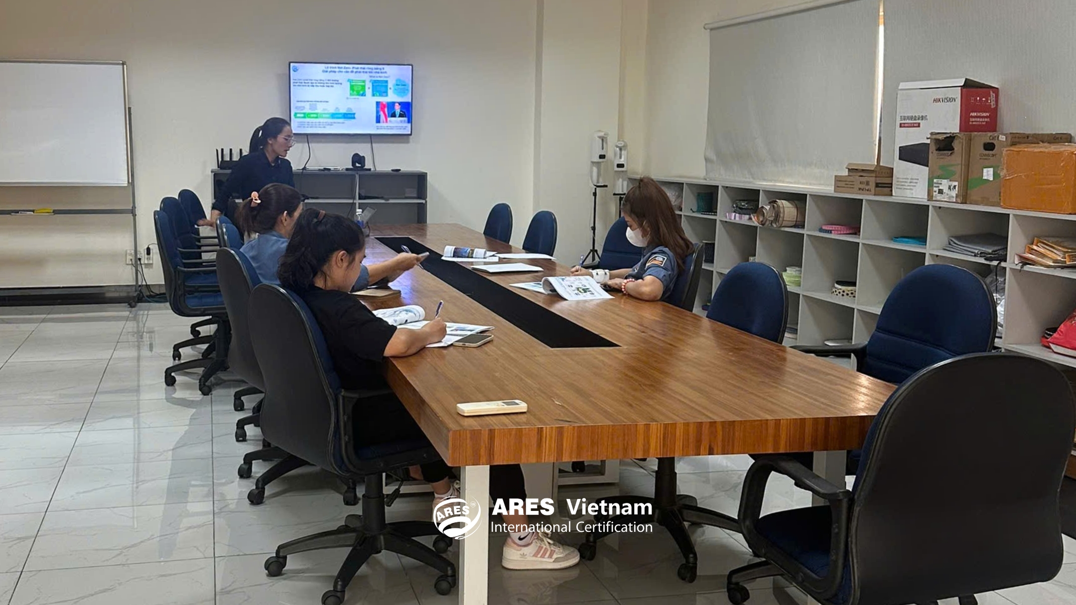 越南亞瑞仕專家為KOMET人員進行ISO 9001:2015培訓