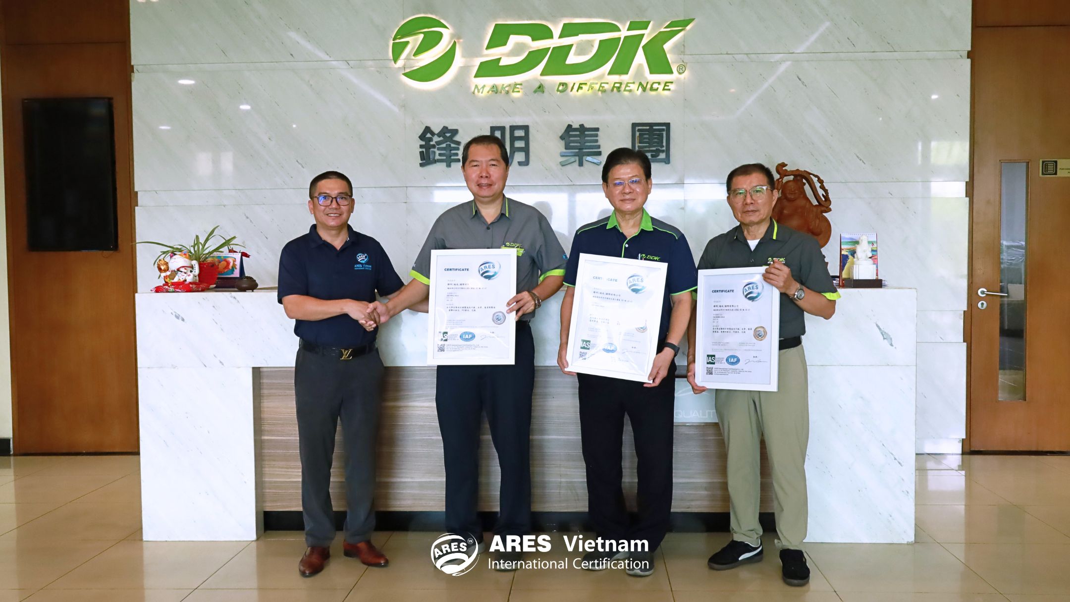 Chuyên gia ARES Vietnam trao chứng nhận ISO cho đại diện công ty TNHH Pro Active Global Việt Nam (ảnh 4)