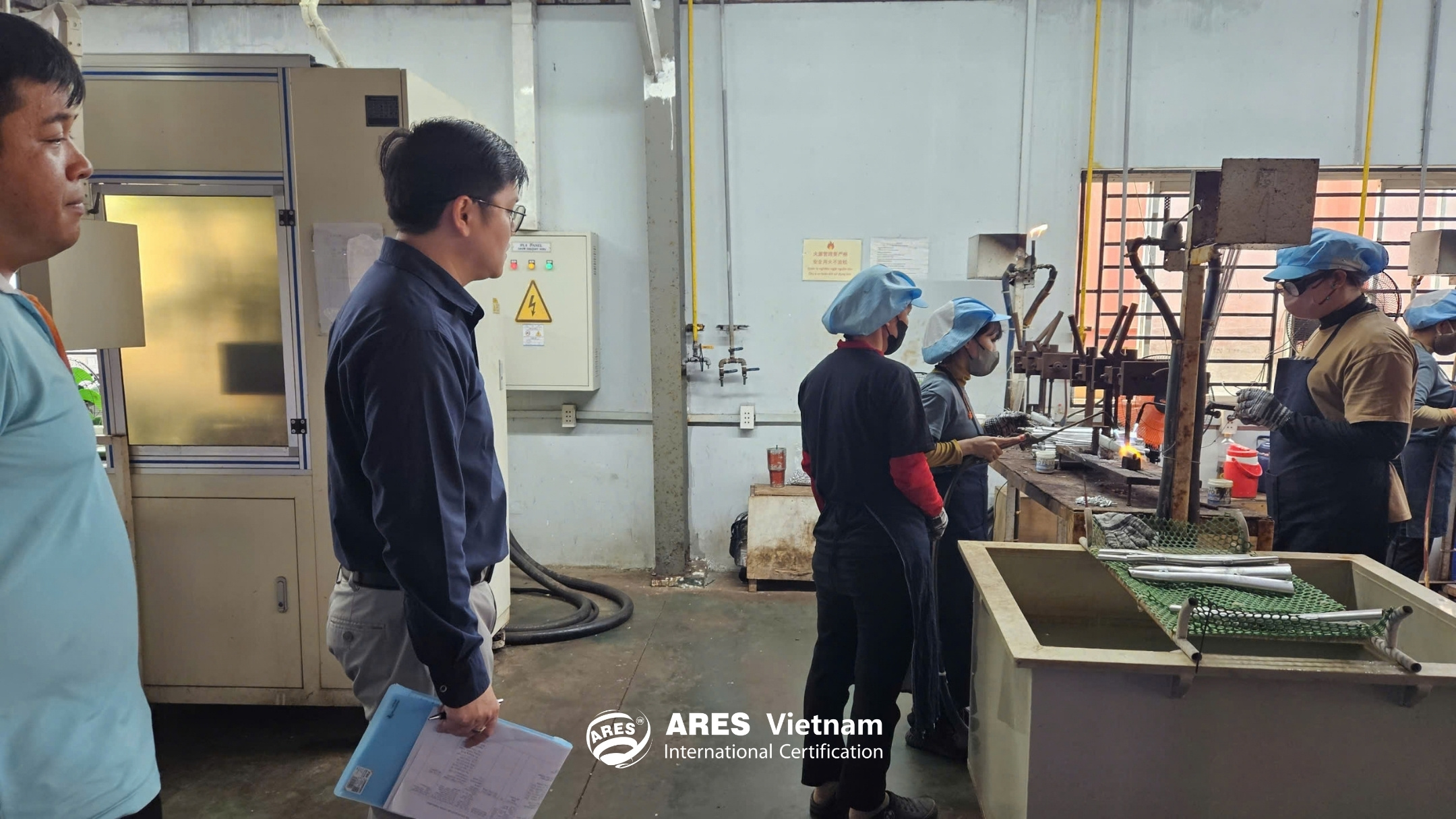 Đoàn chuyên gia đi đánh gí thực thực tế tại nhà máy - 1